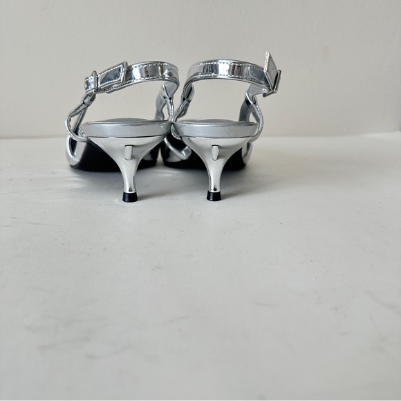 NEW Kenneth Cole Reaction Maggie Silver Kitten Heels Women's Slingback Sz 7M - Picture 10 of 13